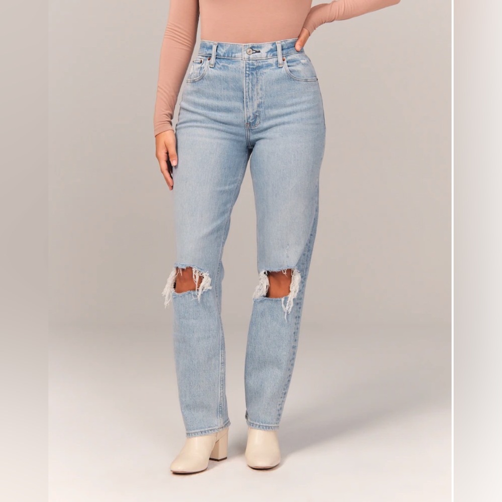 Abercrombie Curve Love Ultra High Rise 90s Straight Jean